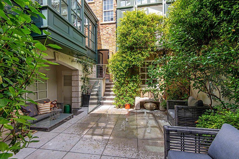 Chester Row, Sloane Sq SW1W  