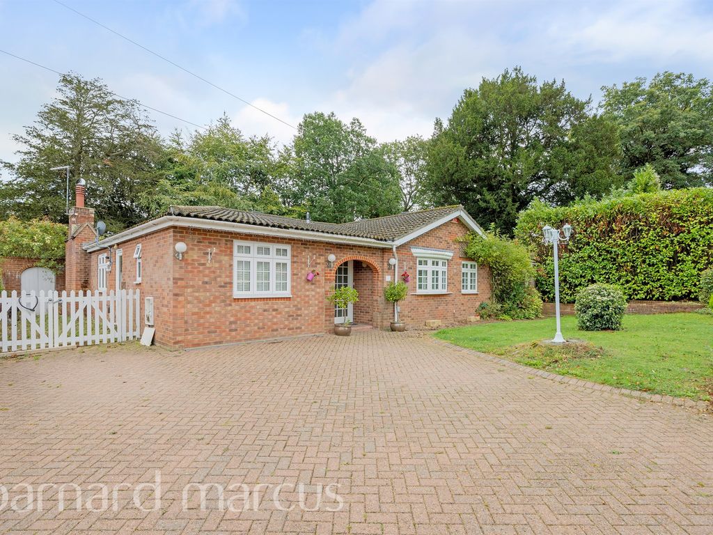 4 bed bungalow for sale in Woodlands Park, Tadworth KT20, £900,000 Zoopla