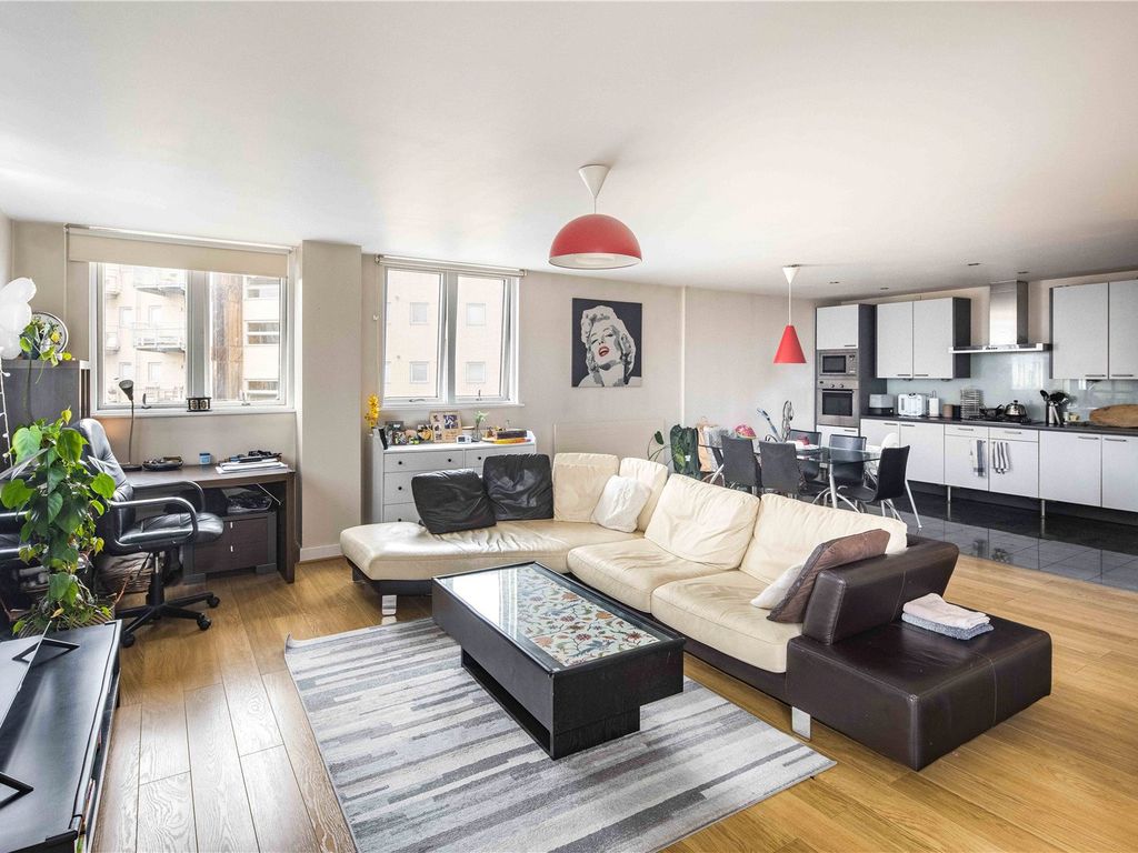 2 bed flat to rent in Eastern Quay Apartments, 25 Rayleigh Road, Royal