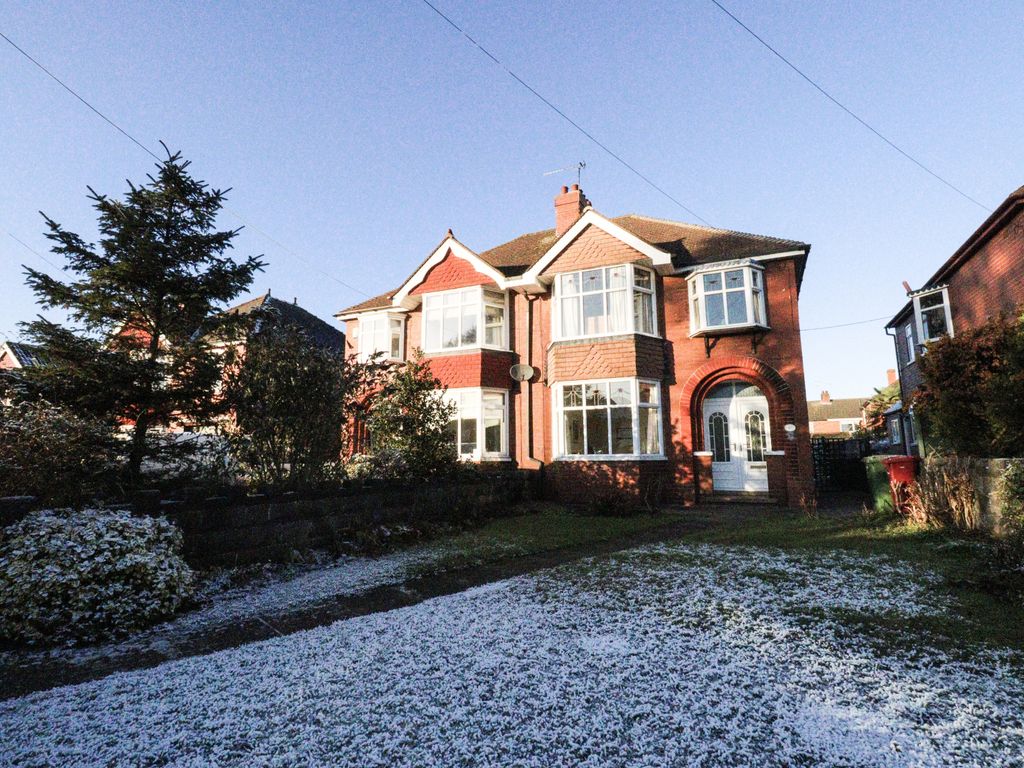 3 bed semidetached house for sale in Doncaster Road, Scunthorpe DN15