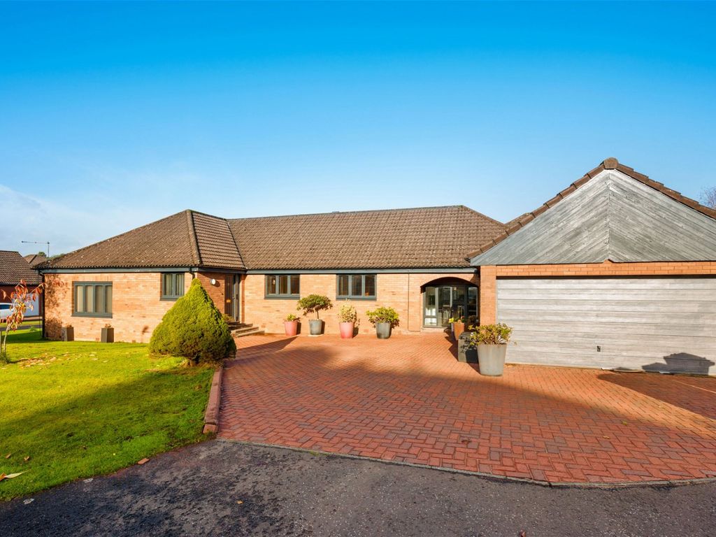 4 bed bungalow for sale in Haining Place, Eliburn, Livingston EH54, £