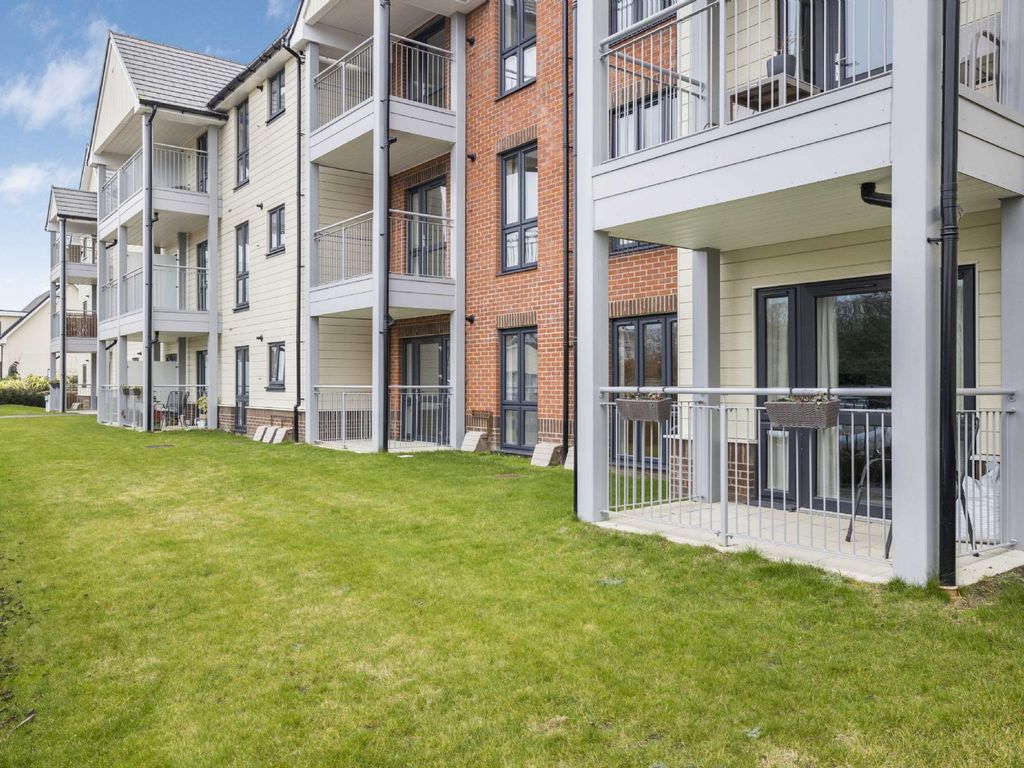 2 bed flat for sale in Debden House, Fallow Drive, Newport, Saffron