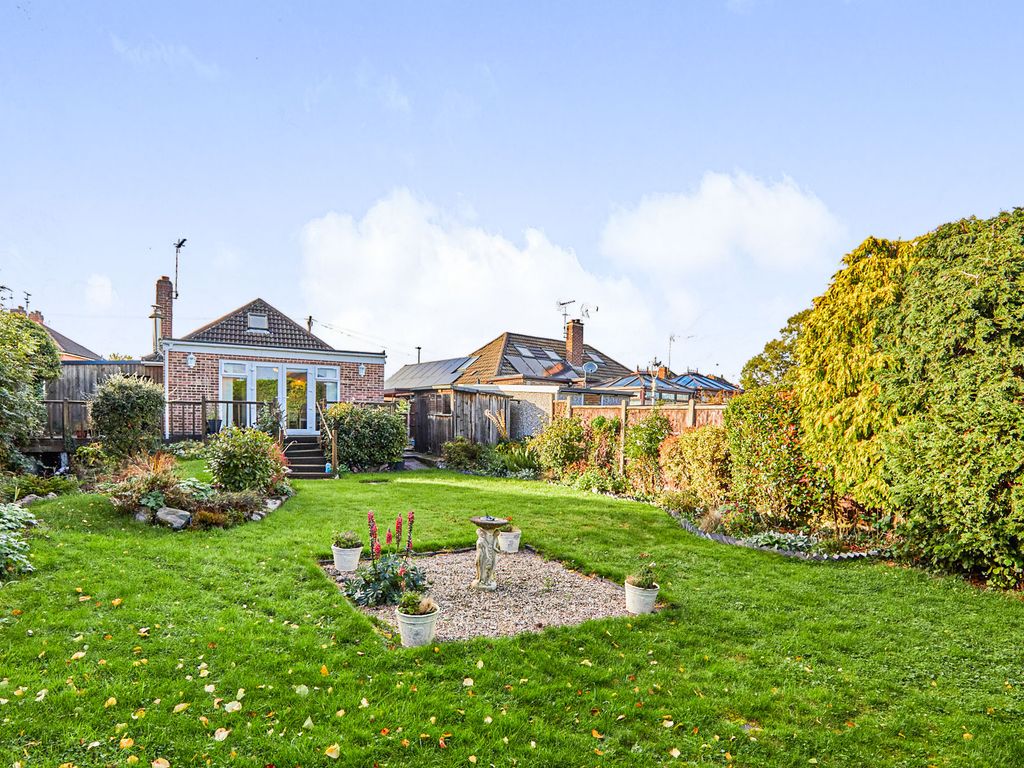 3 bed detached bungalow for sale in Brooklands Drive, Littleover Derby