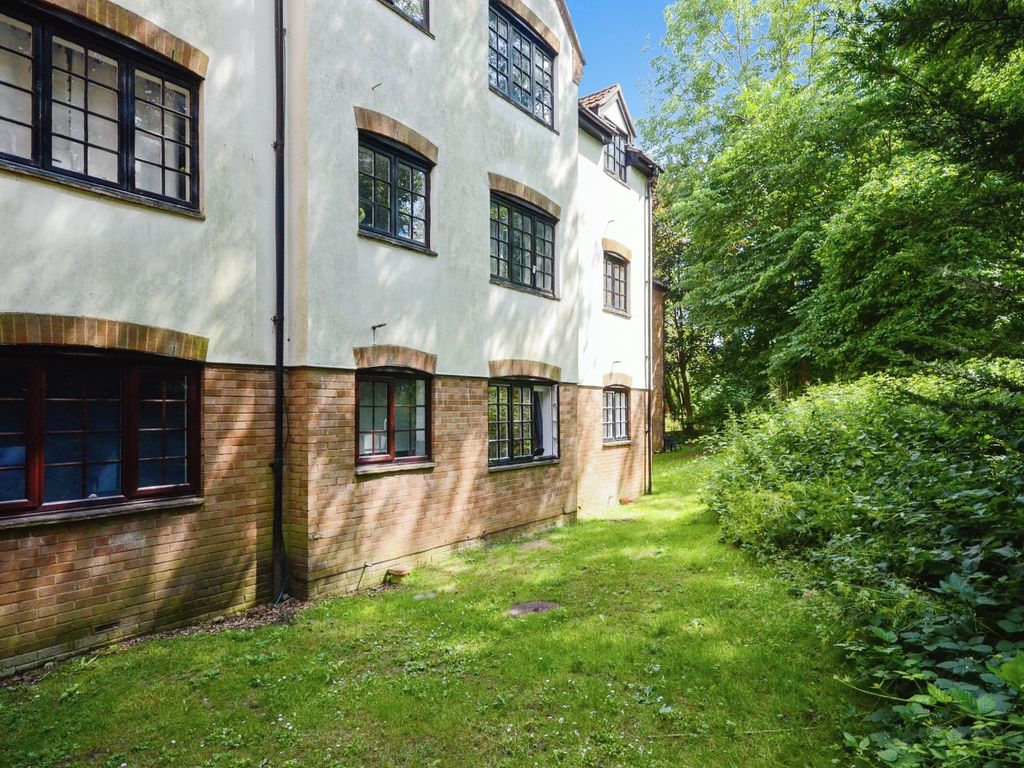 Studio for sale in Ravenscroft, Watford WD25 Zoopla