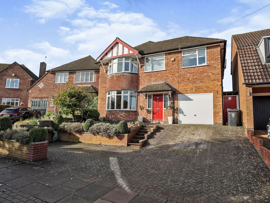 Woodnewton Drive, Leicester LE5  