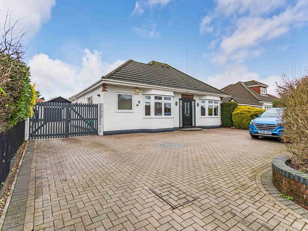 3 bed detached bungalow for sale in Manor Avenue, Poole BH12, £450,000