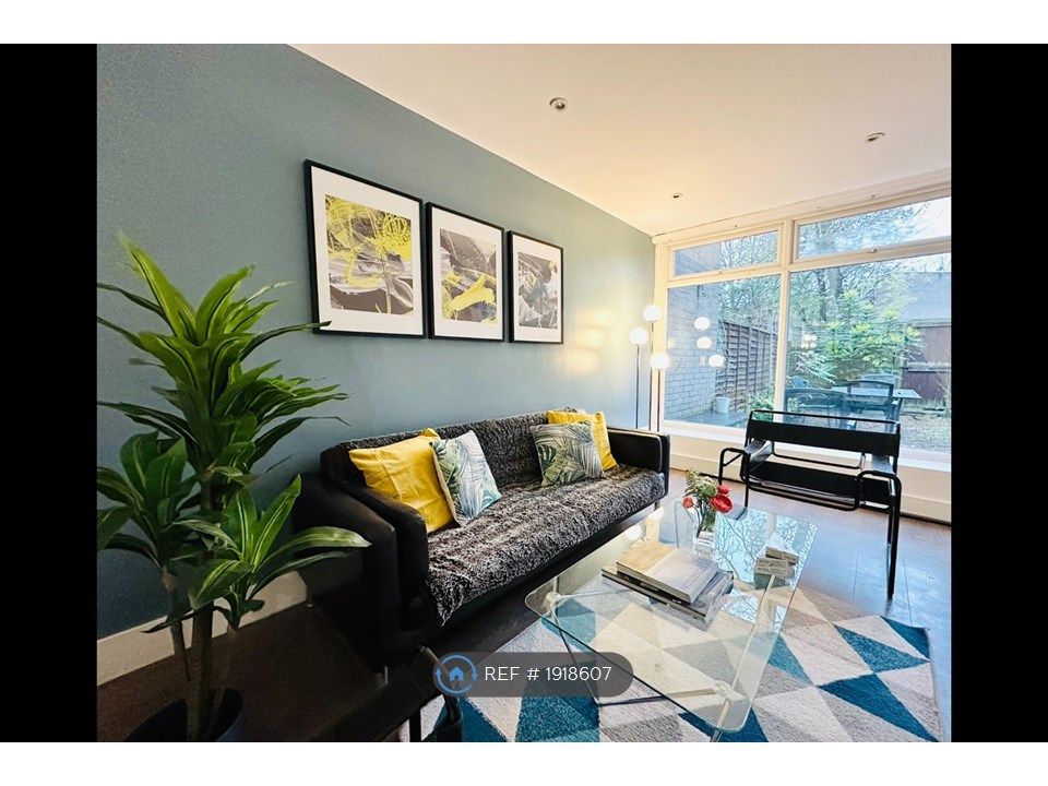 4 bed terraced house to rent in Coburg Crescent, London SW2, £3,700 pcm