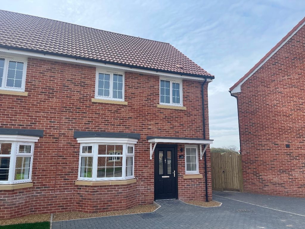 3 bed semidetached house to rent in Orchard Way, Wisbech St. Mary