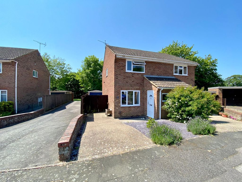 2 bed semidetached house to rent in Jarvis Drive, Willesborough