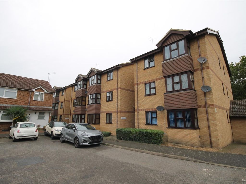 1 bed flat for sale in Whelan Way, Wallington SM6, £235,000 Zoopla