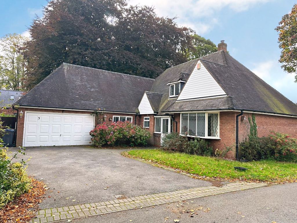 4 bed detached bungalow for sale in 3 Woodside, Four Oaks, Sutton
