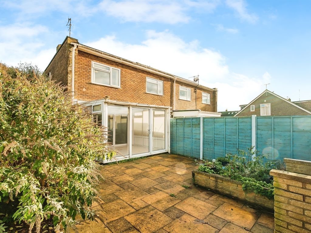 2 bed end terrace house for sale in Larke Close, ShorehamBySea BN43