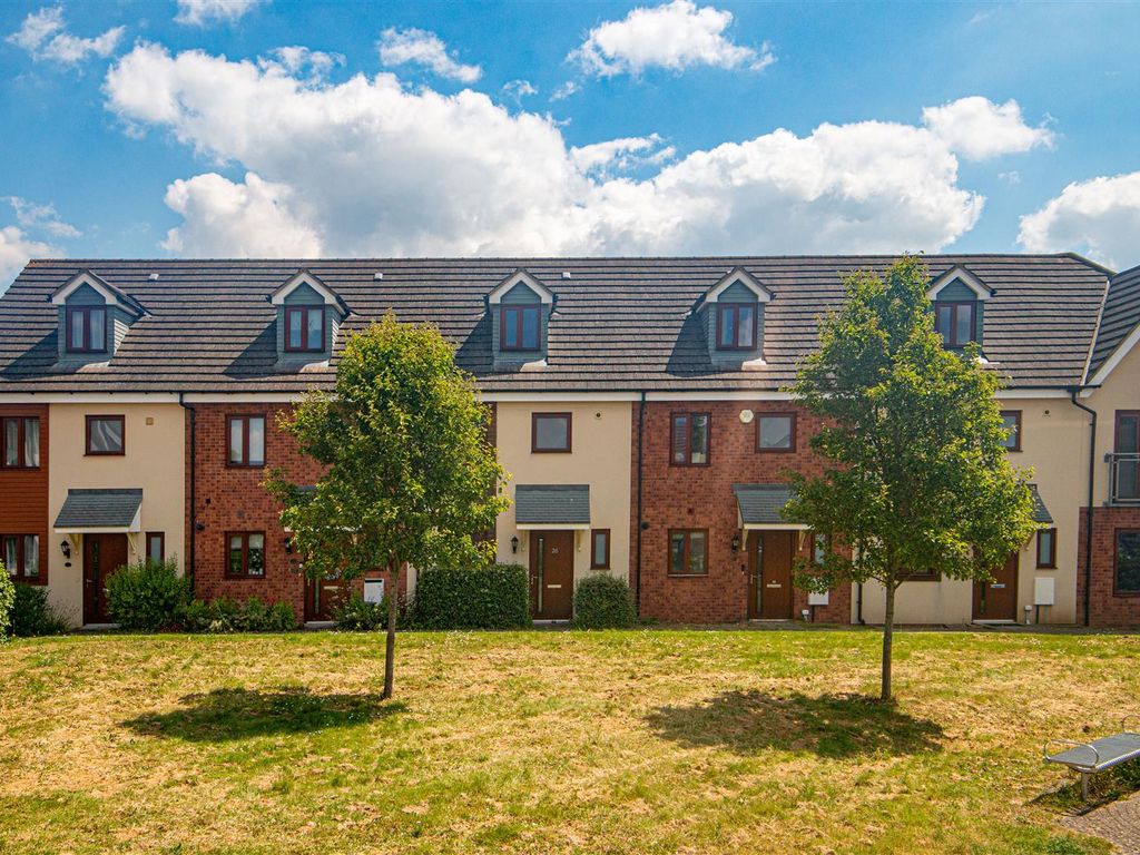 3 bed town house to rent in Poppy Avenue, Broughton, Milton Keynes MK10