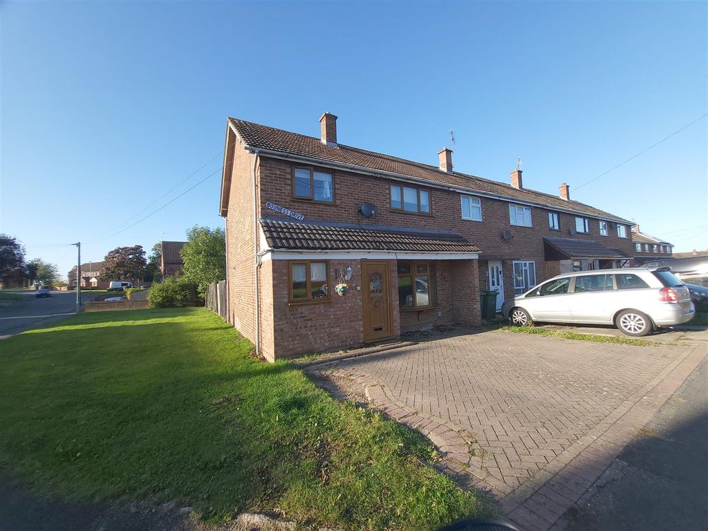 3 bed semidetached house for sale in Bowness Drive, Warndon, Worcester