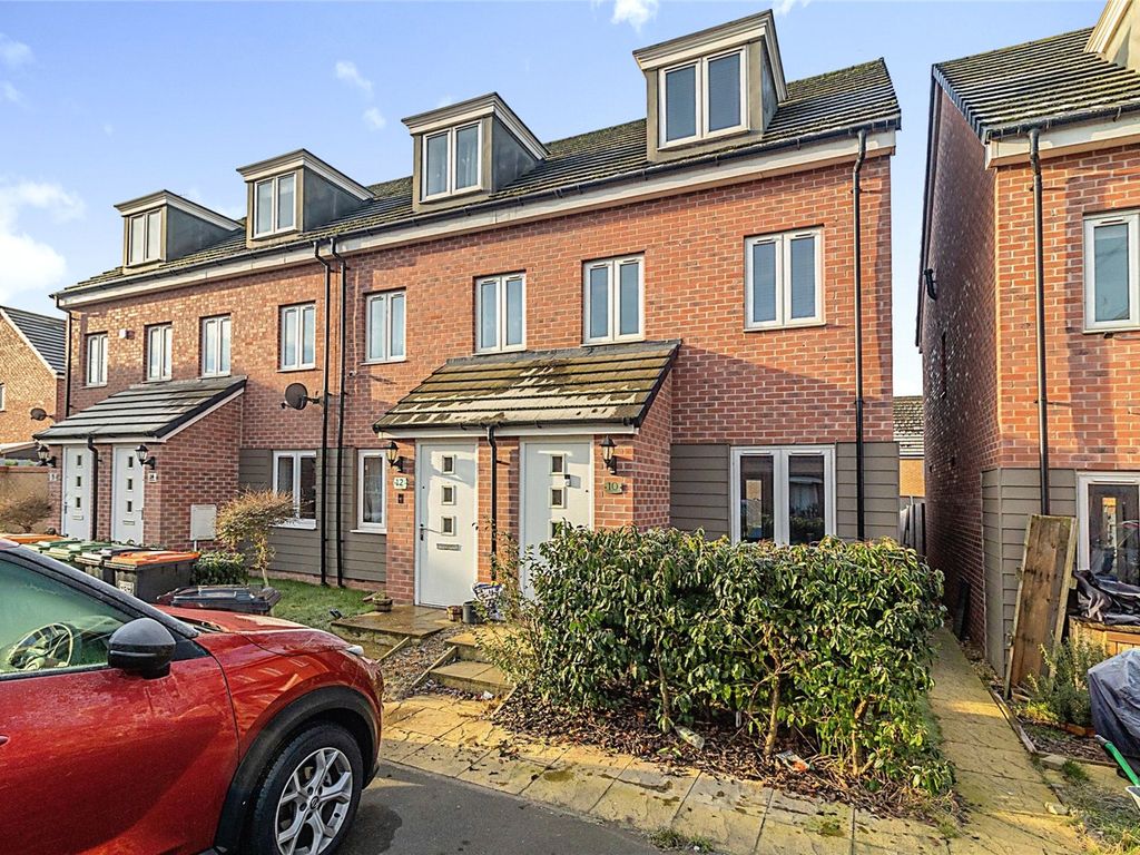 3 bed end terrace house for sale in Condor Drive, Leighton Buzzard