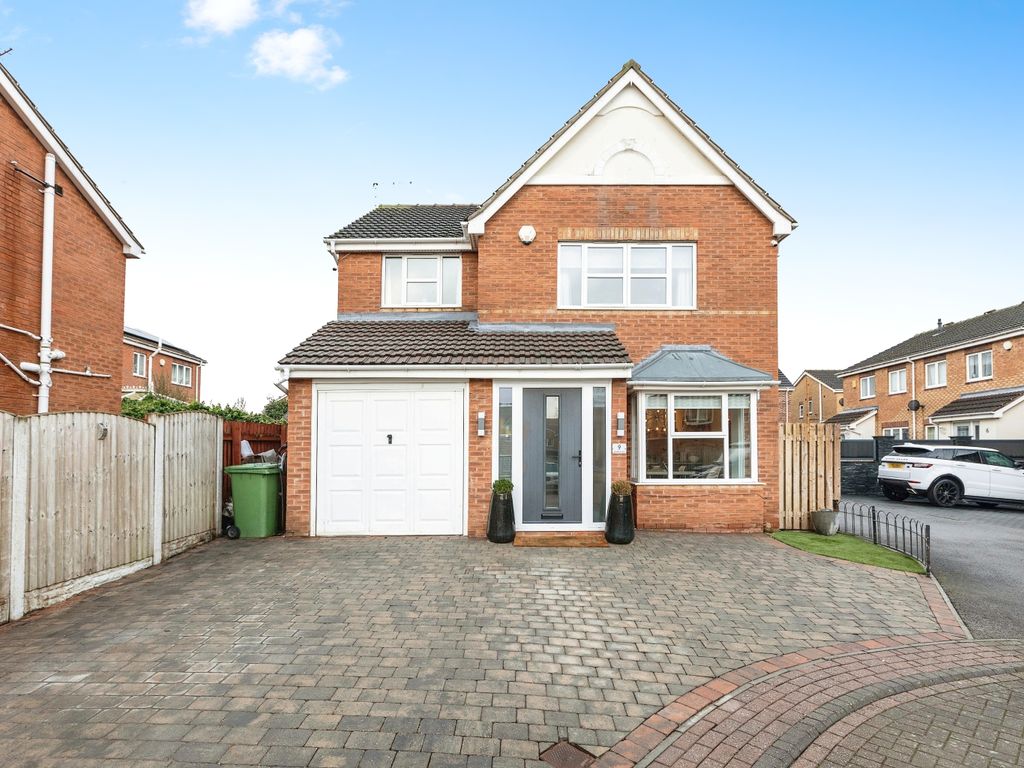 4 bed detached house for sale in Northfield Court, South Kirkby WF9, £