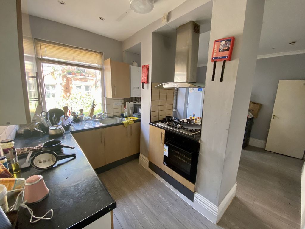 4 bed town house to rent in College Avenue, Highfields LE2 Zoopla