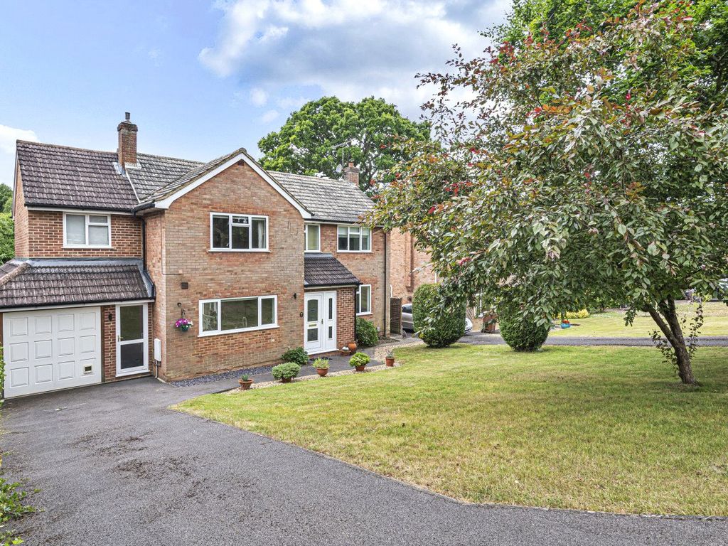 4 bed detached house for sale in Merrow, Guildford, Surrey GU4 Zoopla