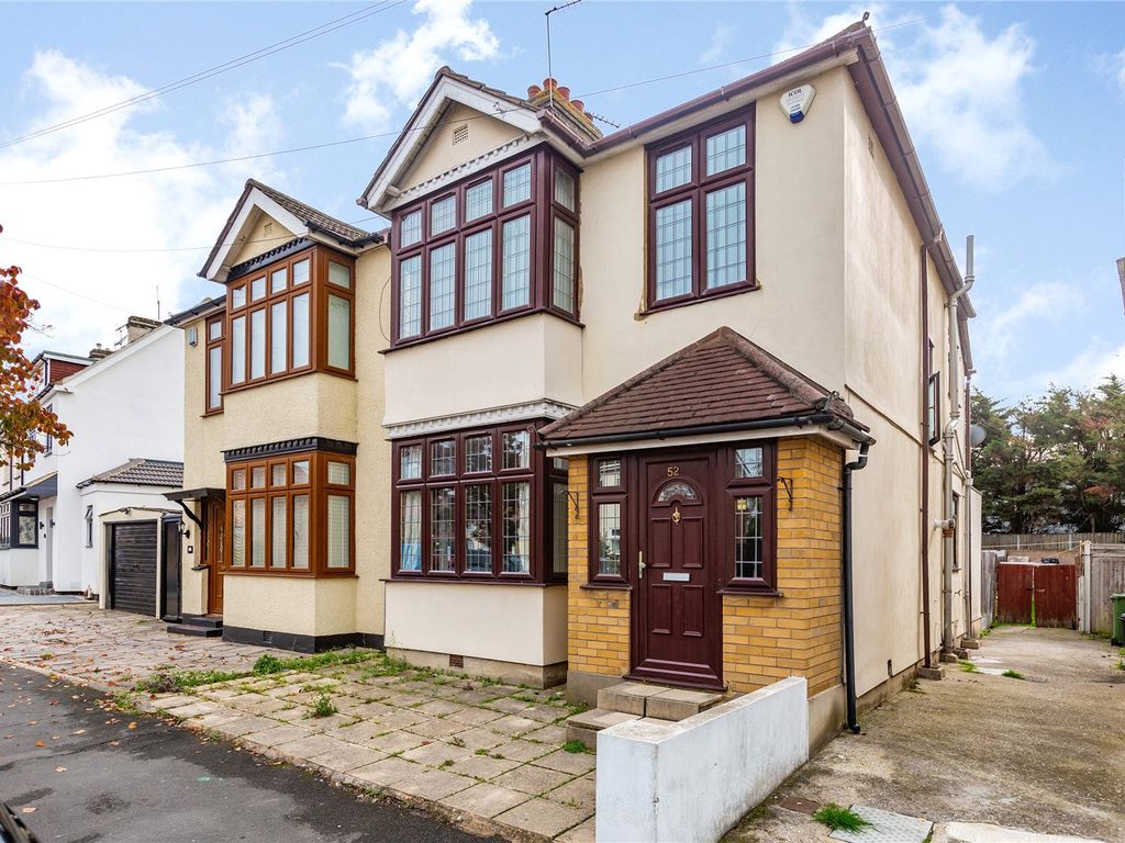 3 bed semidetached house for sale in Clydesdale Road, Hornchurch RM11 Zoopla