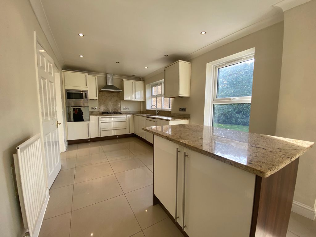 4 bed detached house to rent in Waylands, Wraysbury TW19 Zoopla