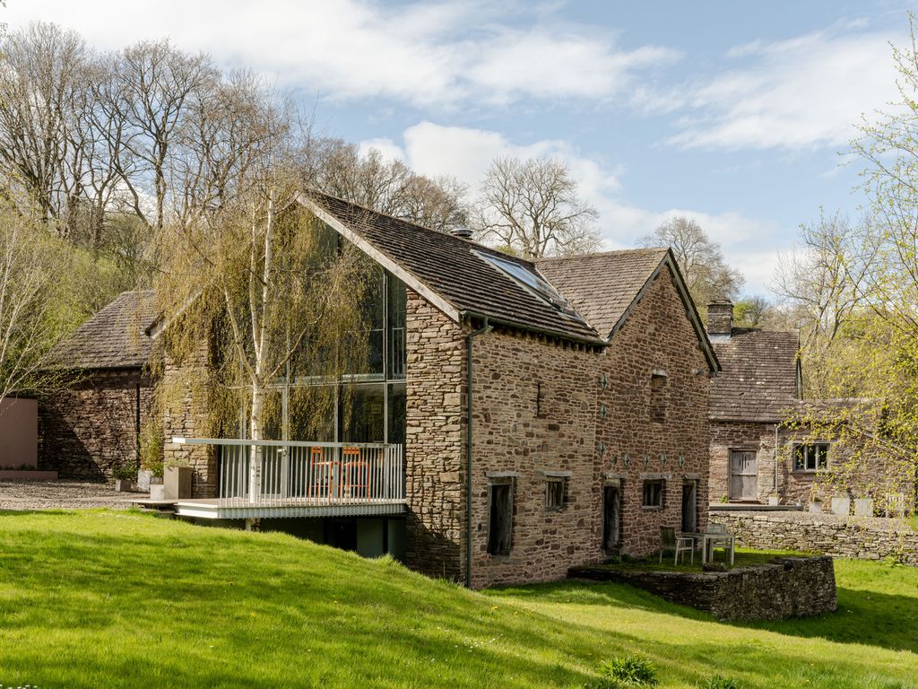 6 bed detached house for sale in Mountain Road, Longtown, Herefordshire