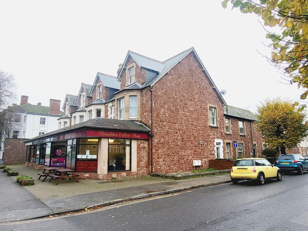 1 bed flat for sale in Glenmore Road, Minehead TA24, £90,000 Zoopla