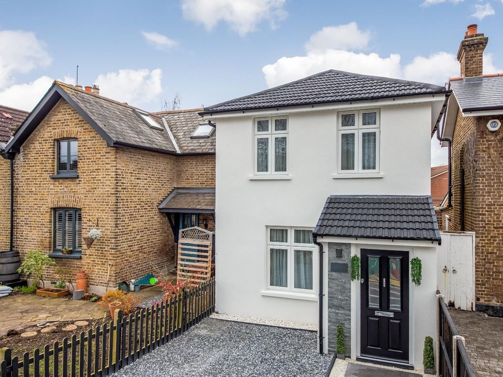 2 bed detached house for sale in Sydenham Cottages, Marvels Lane