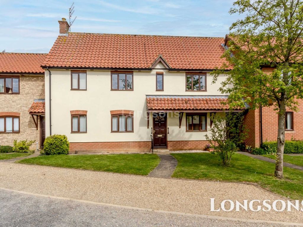 2 bed flat to rent in Hollywell Gardens, Swaffham PE37, £595 pcm Zoopla