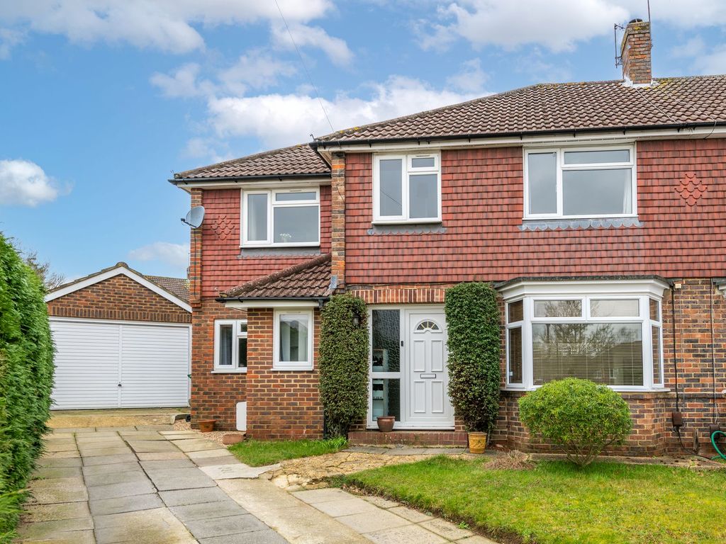 5 bed semidetached house for sale in Weald Way, Reigate RH2, £725,000