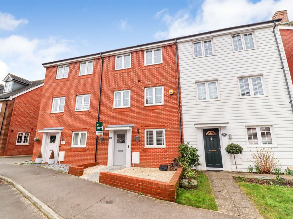 3 bed terraced house for sale in Jubilee Drive, Church Crookham, Fleet, Hampshire GU52, £500,000