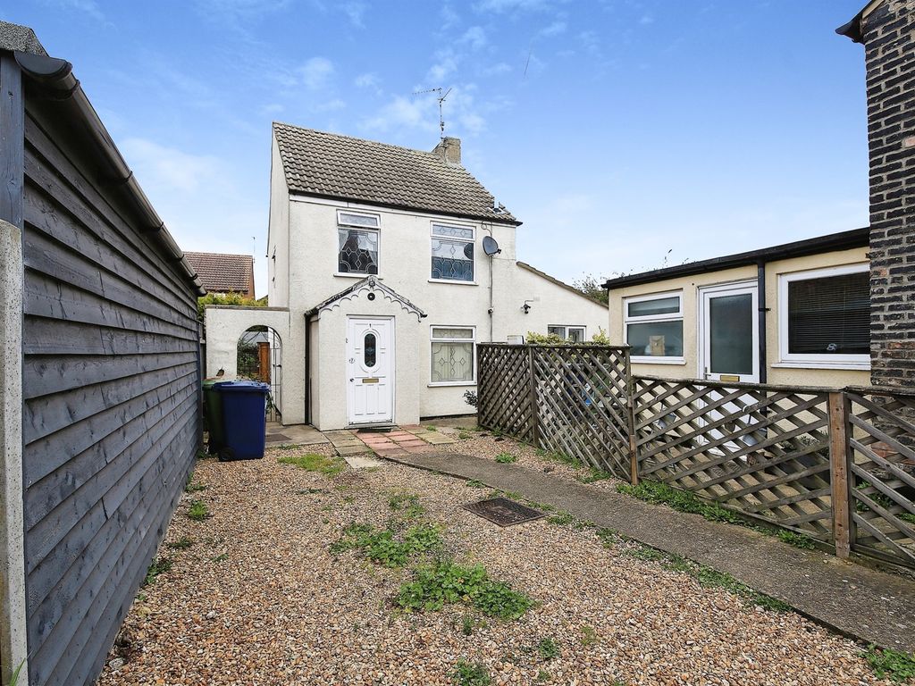 2 bed detached house for sale in Mayfield Road, Whittlesey