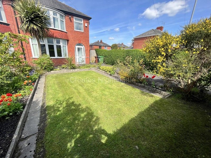 3 bed semidetached house for sale in Broadway, Chadderton, Oldham