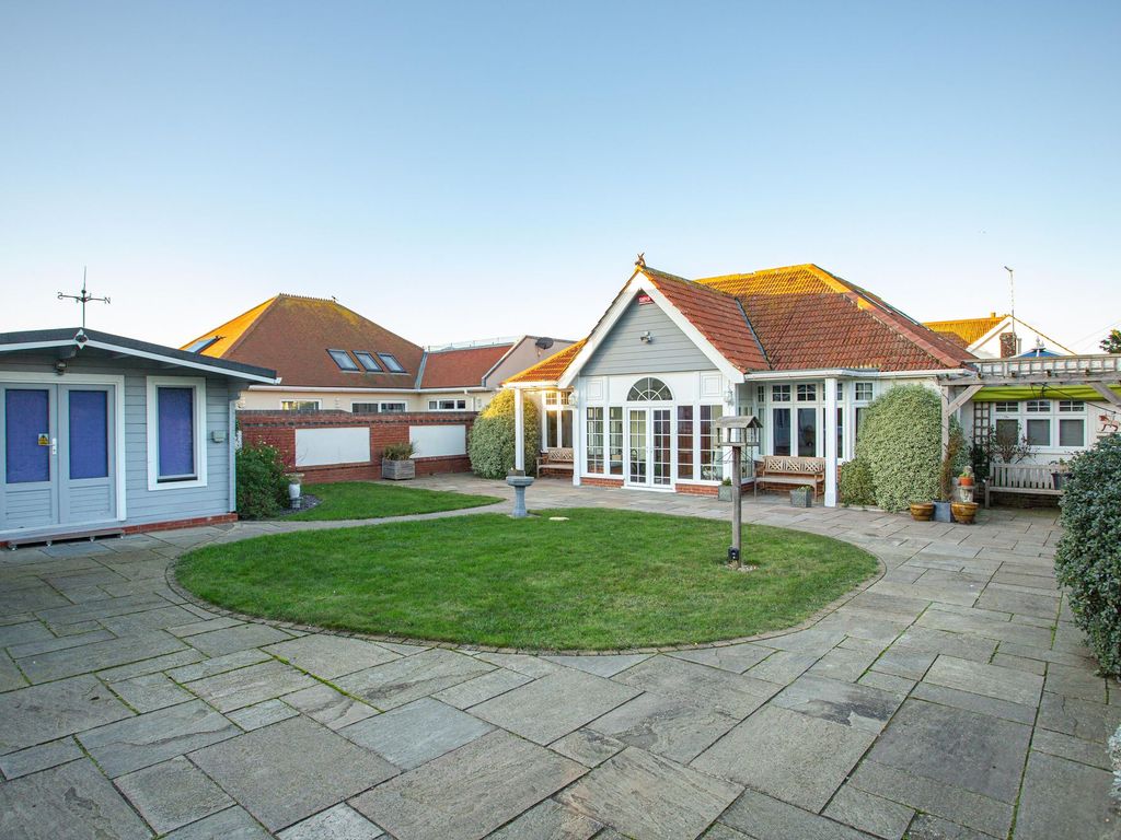 4 bed detached house for sale in Berkeley Road, Birchington CT7, £