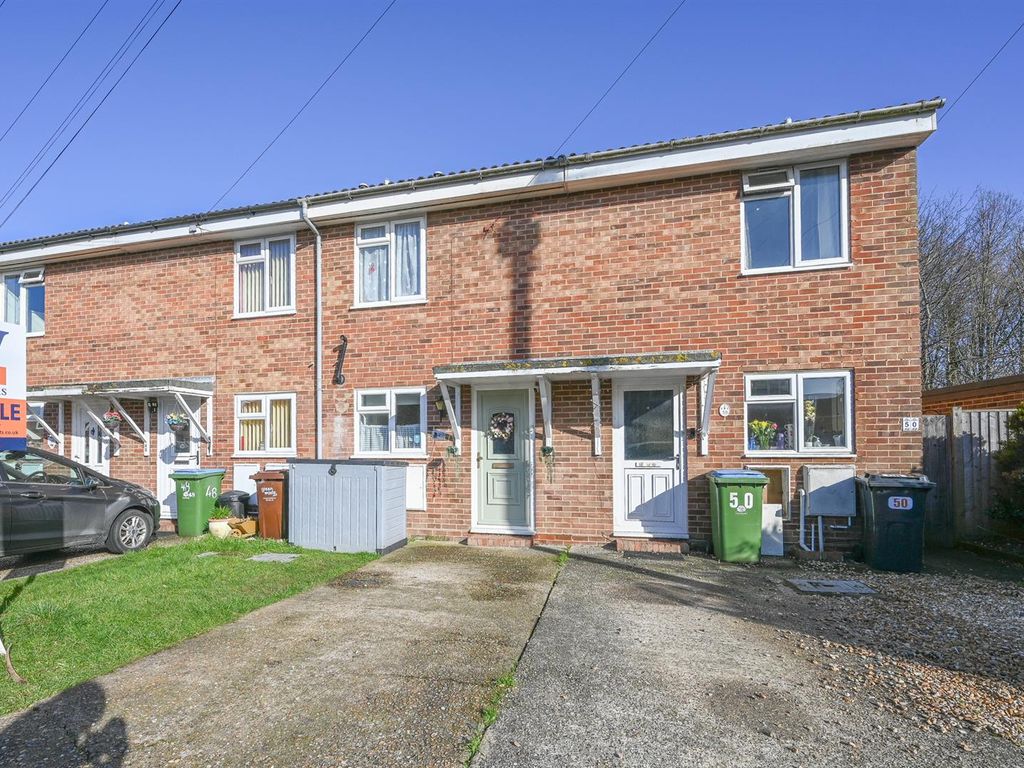 2 bed terraced house for sale in Stoneage Close, North Bersted, Bognor