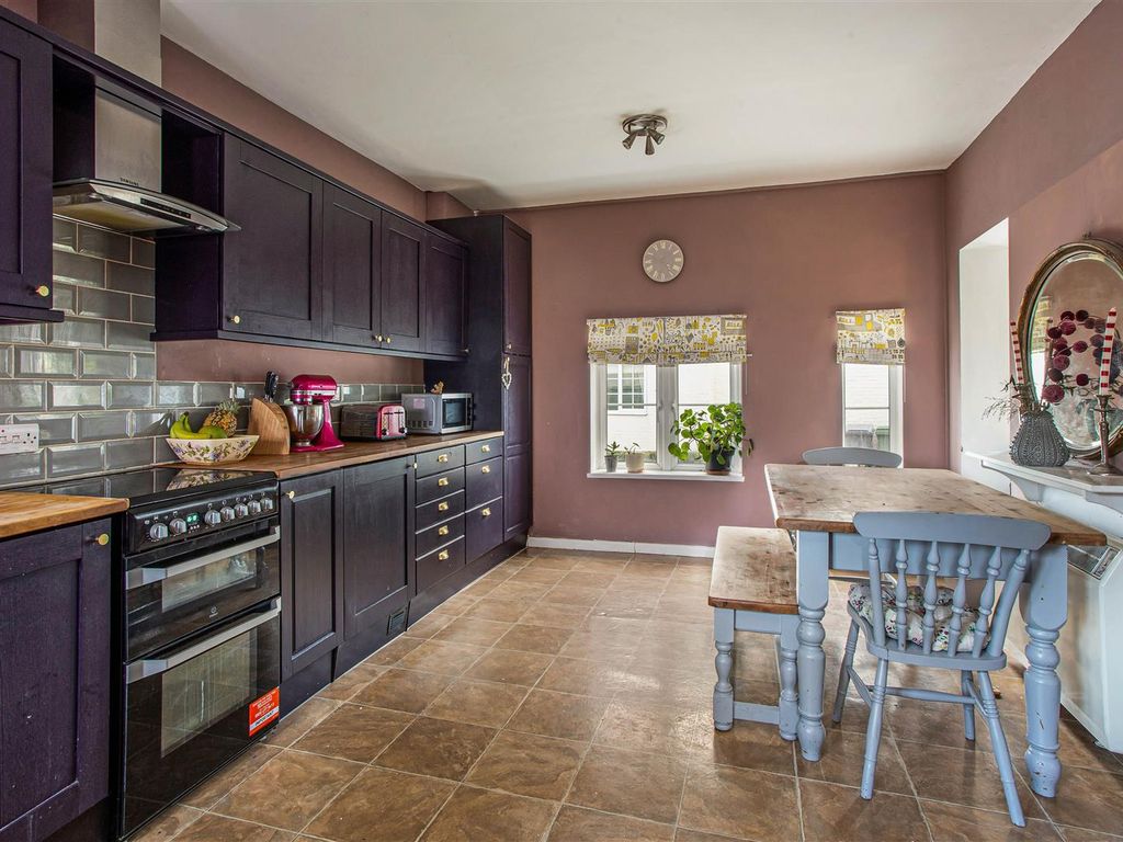 3 bed terraced house for sale in Sutton, Alresford SO24 Zoopla