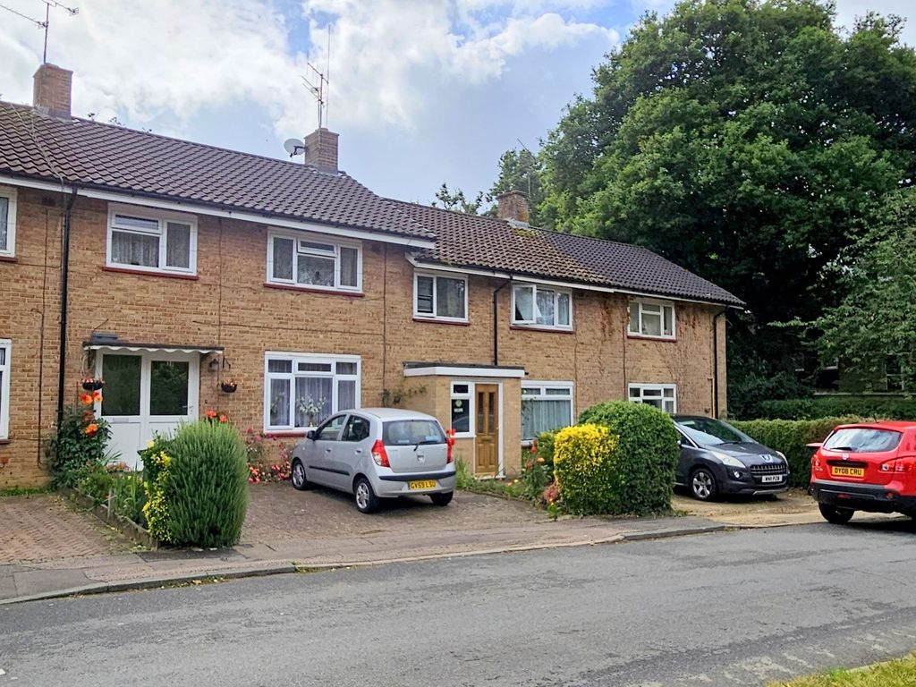 3 bed shared to rent in Maiden Lane, Langley Green