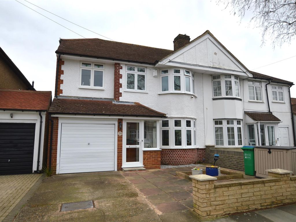5 bed semidetached house for sale in Waverley Avenue, Whitton