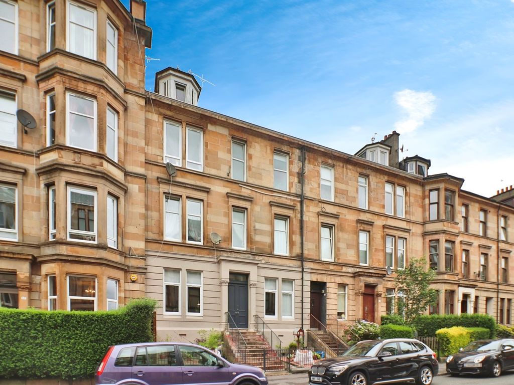 2 bed flat for sale in Roslea Drive, Dennistoun, Glasgow G31, £140,000