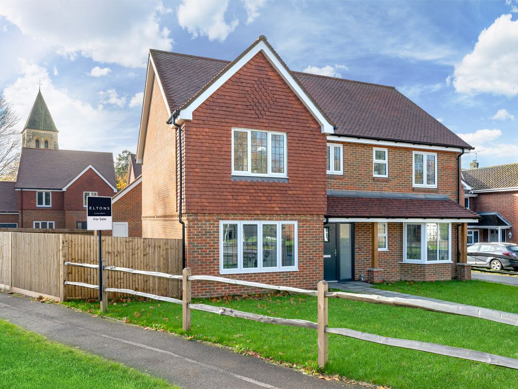New home, 4 bed detached house for sale in Shepherds Way, Horsham RH12