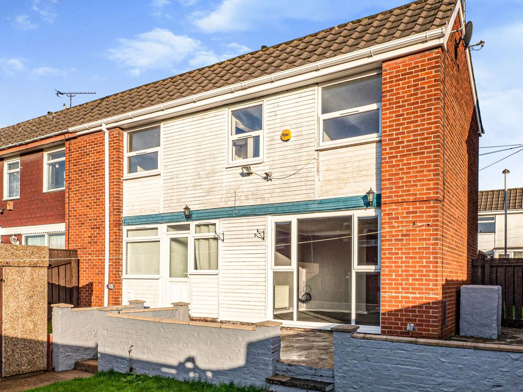 3 bed end terrace house for sale in Porlock Drive, Bransholme, Hull