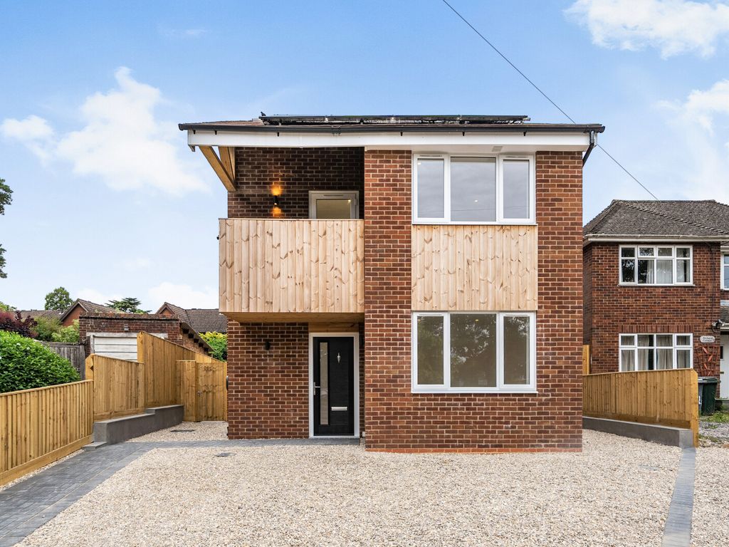 New home, 4 bed detached house for sale in Berkeley Avenue, Reading