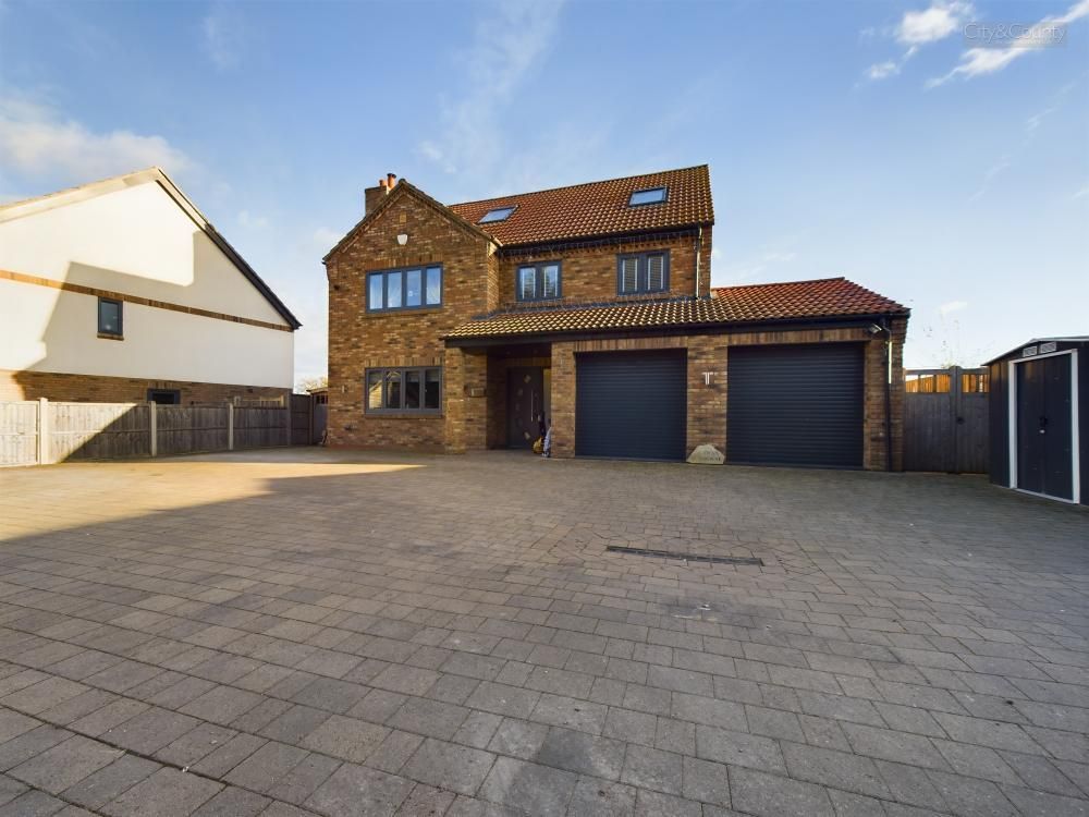 5 bed detached house for sale in Main Street, Farcet, Peterborough PE7