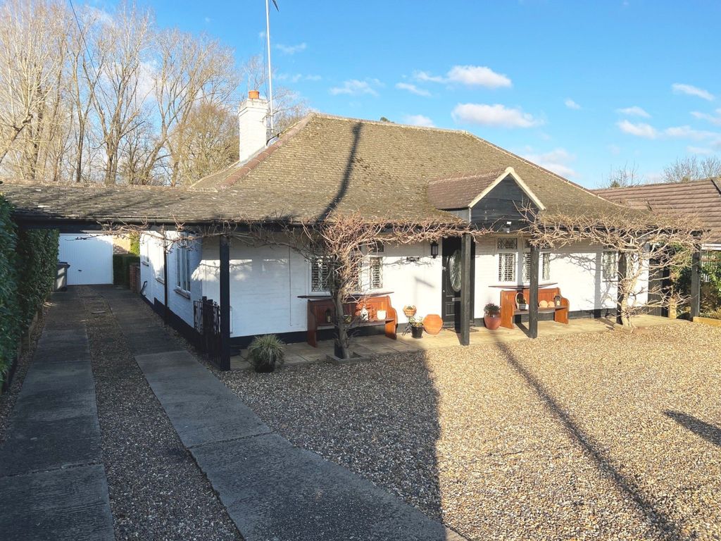 3 bed detached bungalow for sale in Sandhills Lane, Virginia Water