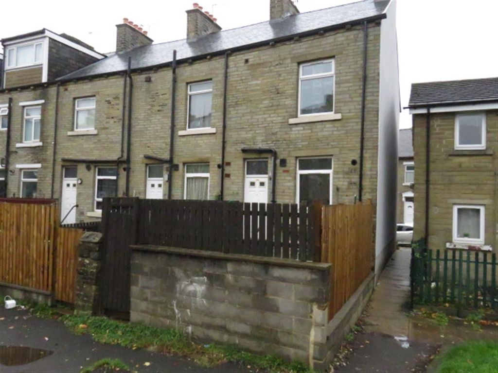 3 bed end terrace house for sale in Boynton Street, Bradford BD5, £