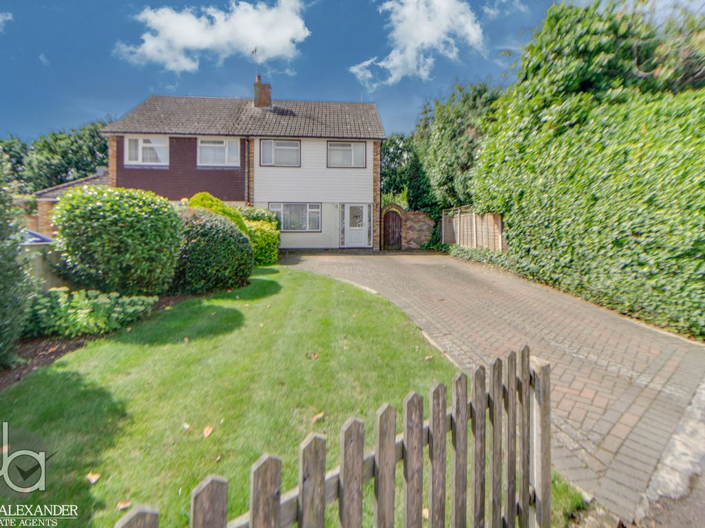3 bed semidetached house for sale in Perry Road, Tiptree, Colchester
