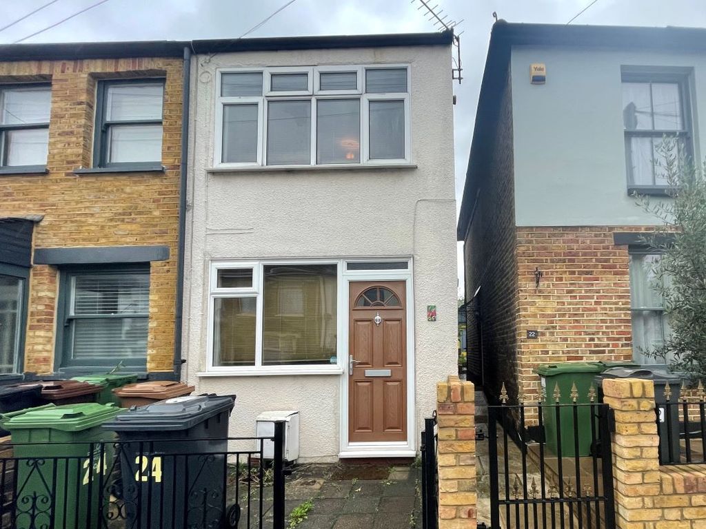 24 Byron Road, Walthamstow, London E17  