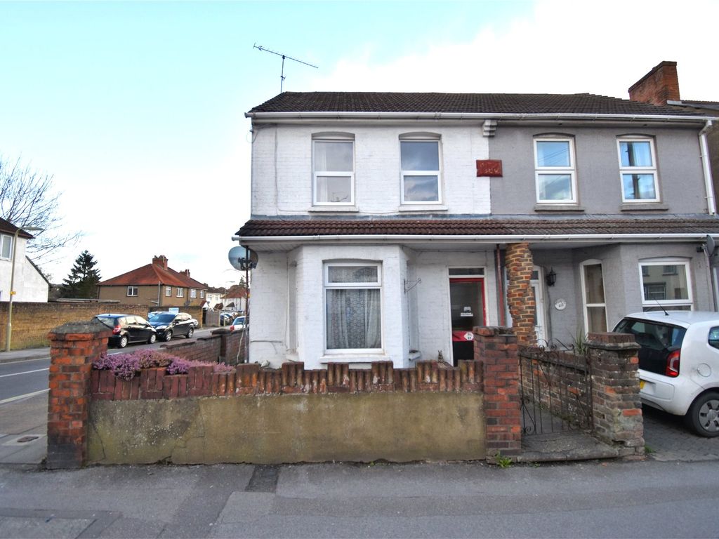 3 bed semidetached house for sale in Ash Road, Aldershot, Hampshire