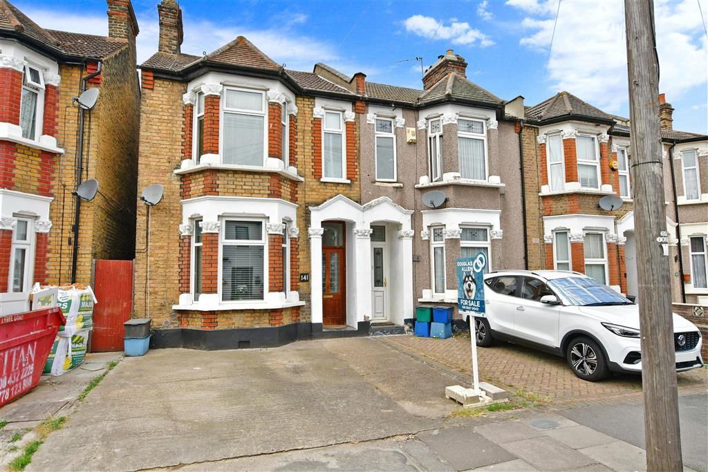 3 bed end terrace house for sale in Westwood Road, Seven Kings, Essex