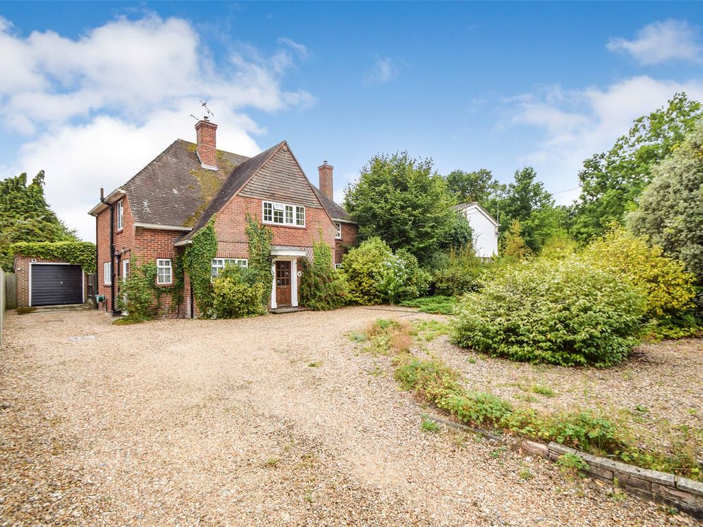 4 bed detached house for sale in Firgrove Road, Yateley, Hampshire GU46