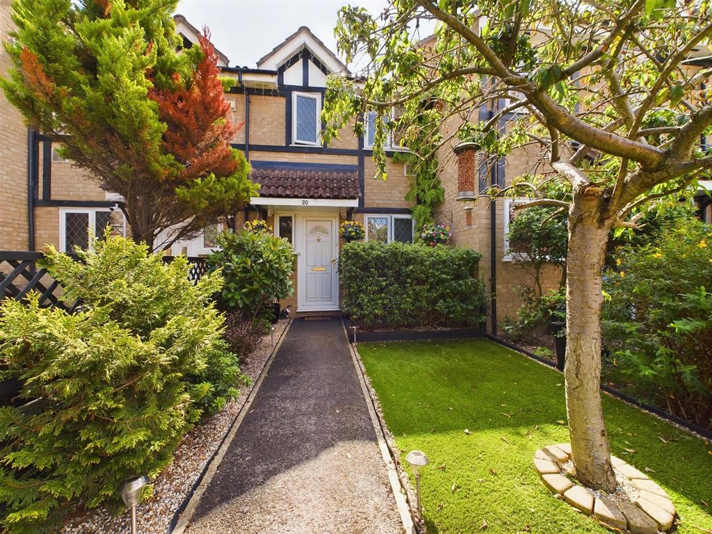 2 bed property for sale in Primrose Close, Wallington SM6, £375,000